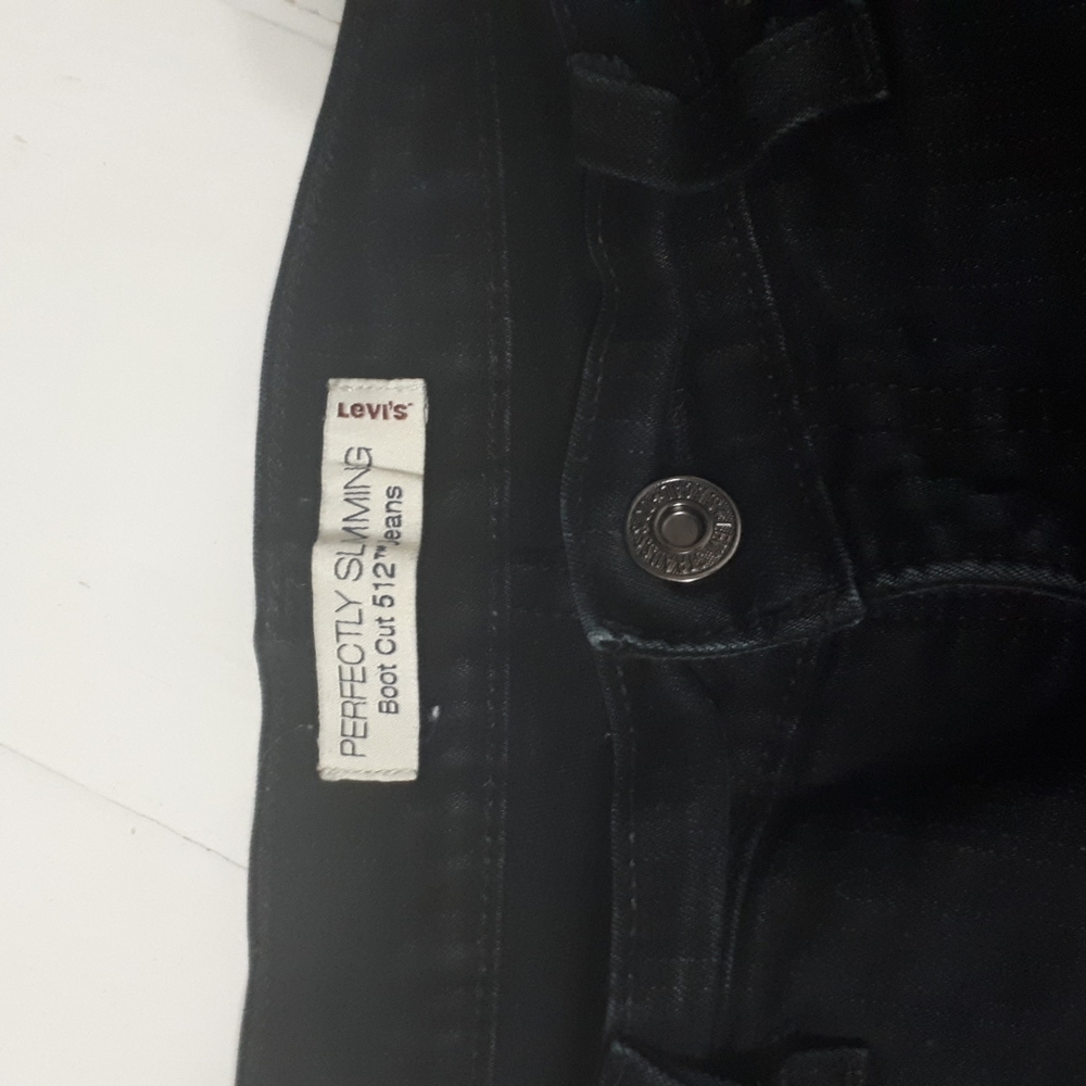 Perfectly Slimming boot cut 512 levis jeans size 12 short - Picture 2 of 5